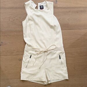 Vince Camuto Cream Garment